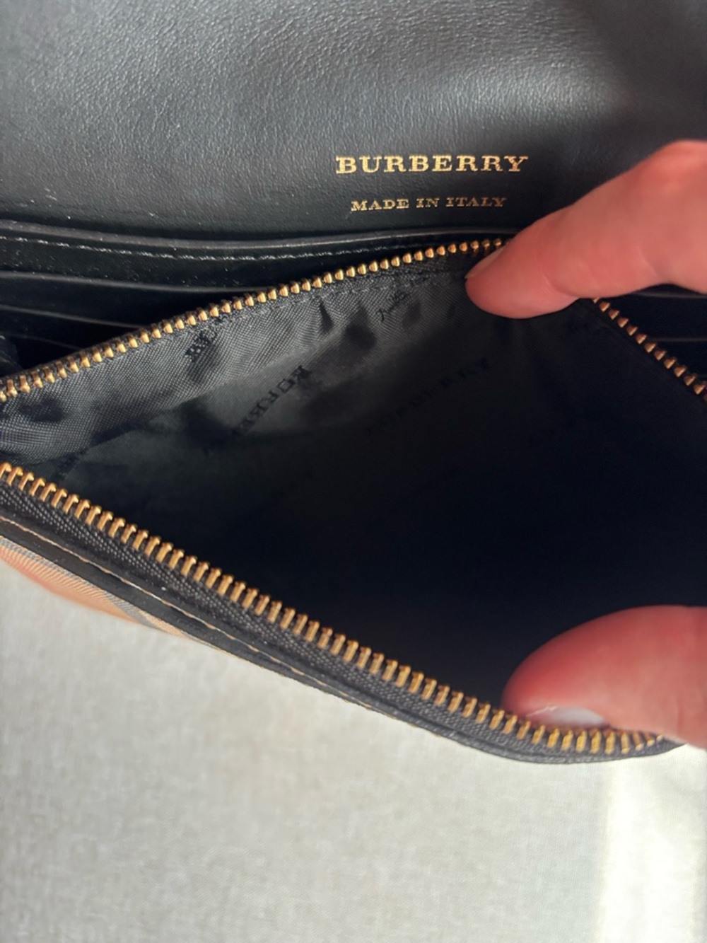 Burberry Hampshire Check Crossbody Bag - Picture 8 of 16